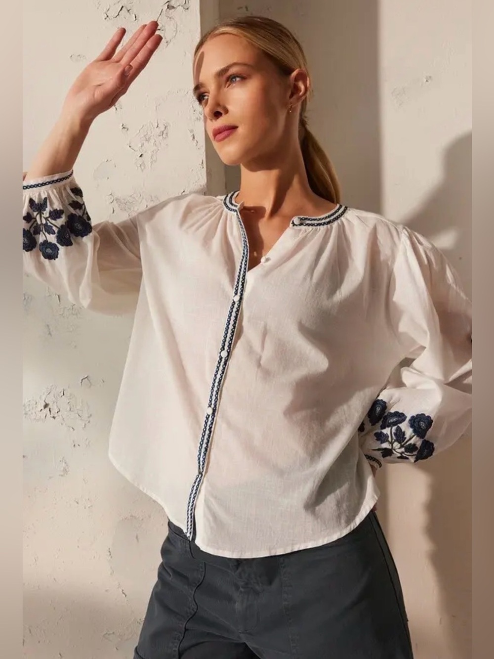 Velvet by Graham & Spencer 100% Cotton Embroidered Blouse Size S